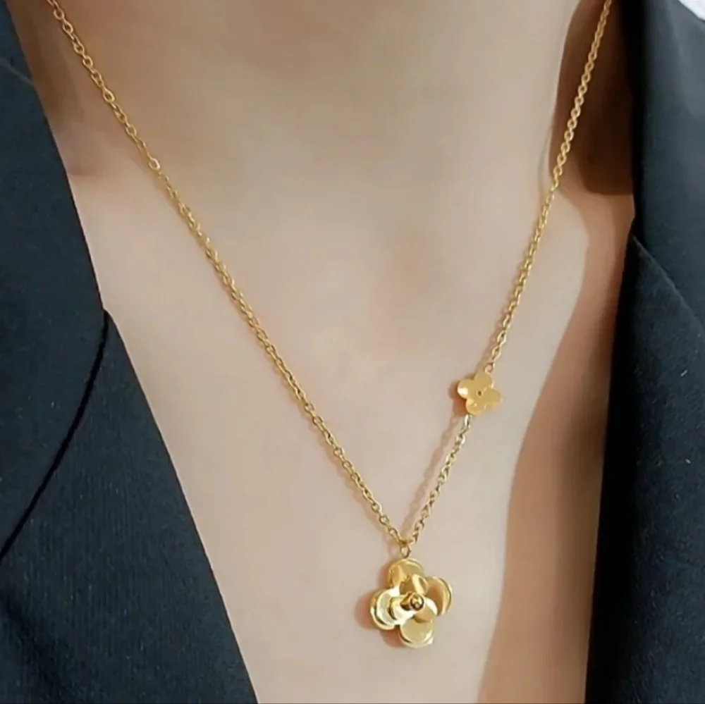 18K Gold Stainless steel Necklace Camelia Flower - Picture 4 of 7